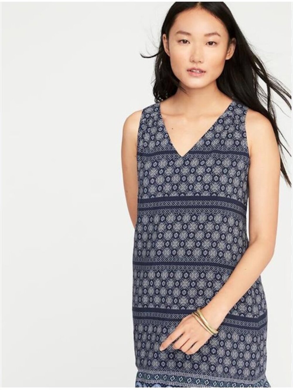 Old Navy Sleeveless V-Neck Shift Dress